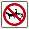Calcomanía reflejante impresa de señal SR-28 PROHIBIDA LA CIRCULACIÓN DE VEHÍCULOS DE TRACCIÓN ANIMAL